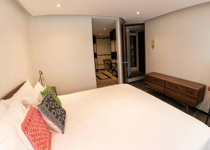 Aparthotel Renovated, Modern And Cozy Condesa Apt On Amsterdam Ave